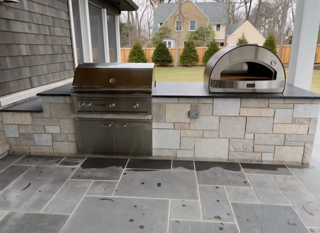 Outdoor Kitchen Pizza Oven Outdoor kitchen with grill and pizza oven